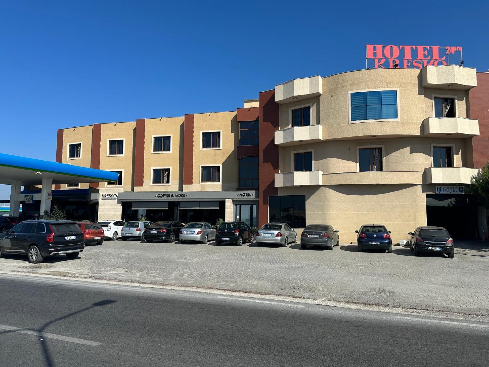 Hotel Kresko Lushnjë Buitenkant foto