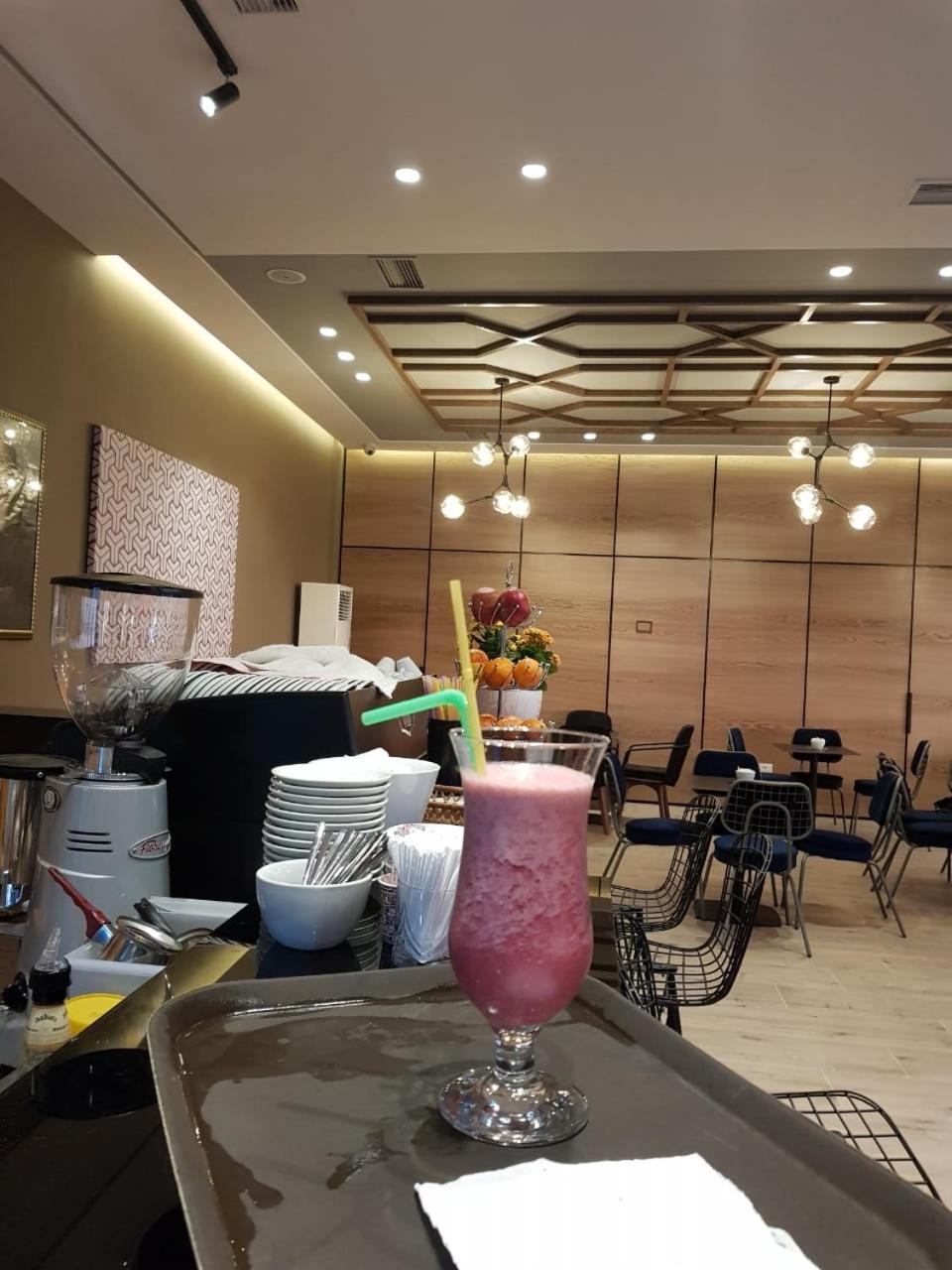 Hotel Kresko Lushnjë Buitenkant foto