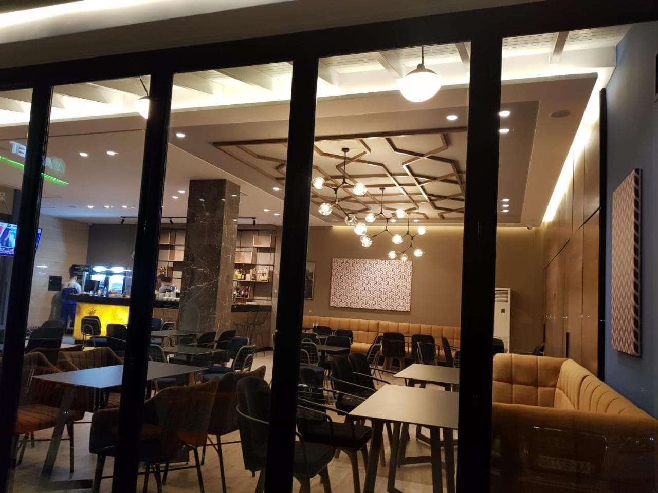 Hotel Kresko Lushnjë Buitenkant foto