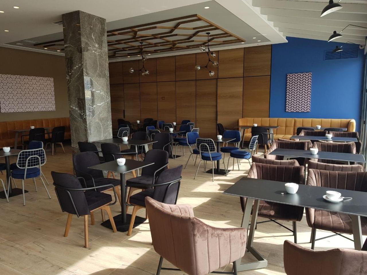 Hotel Kresko Lushnjë Buitenkant foto