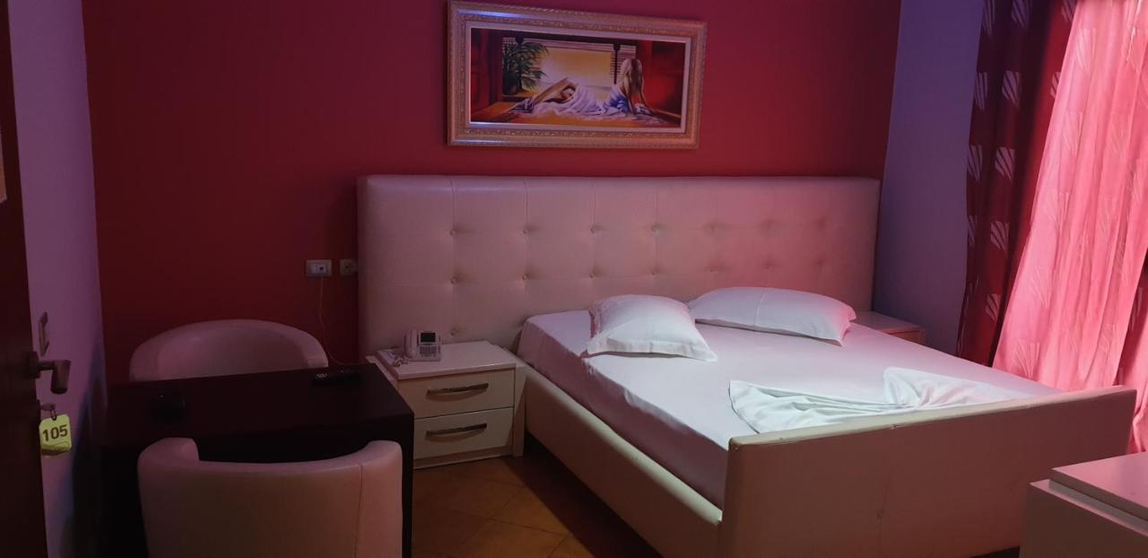 Hotel Kresko Lushnjë Buitenkant foto