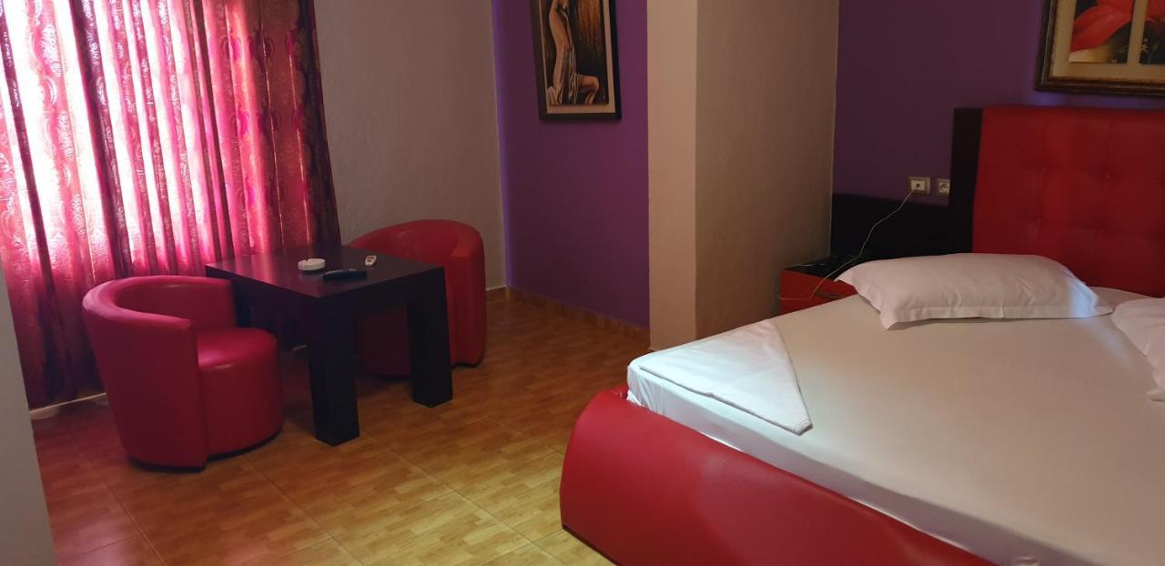 Hotel Kresko Lushnjë Buitenkant foto