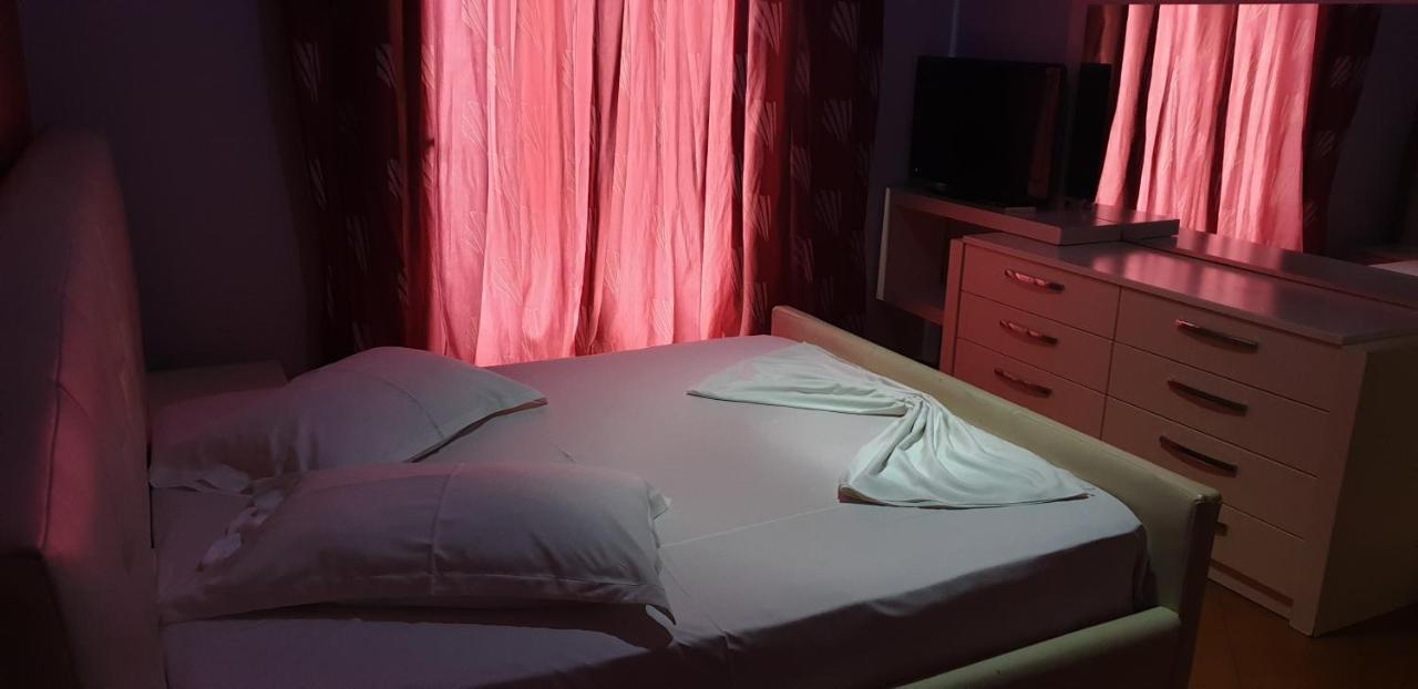 Hotel Kresko Lushnjë Buitenkant foto